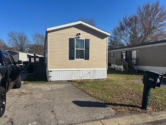 1525 Iron Trail E, Indianapolis, IN 46234