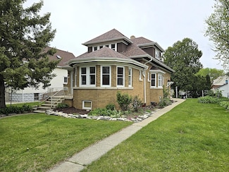 3168 S 9th St, Milwaukee, WI 53215