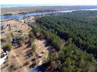2929 Gull Bay Dr, Awendaw, SC 29429