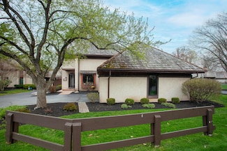 8231 Windsong Ct Unit 10, Columbus, OH 43235