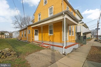 213 Cooper St, Beverly, NJ 08010