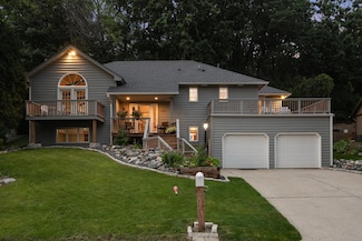 7712 W 84th Street Cir, Bloomington, MN 55438