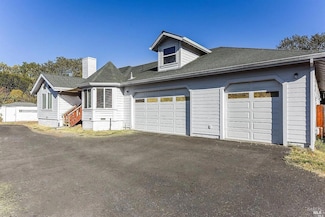 1648 Ronne Dr, Santa Rosa, CA 95404