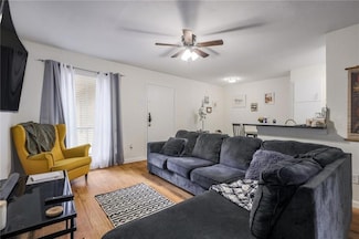 2207 Leon St Unit 203, Austin, TX 78705