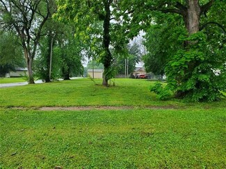 401 W 6th St, Cameron, MO 64429