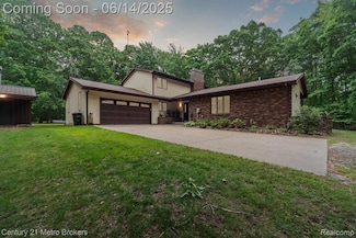 14210 W Burt Rd, Chesaning, MI 48616