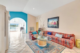9835 Harbour Lake Cir, Boynton Beach, FL 33437
