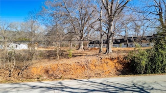 306 Hillandale Cir, Greenville, SC 29609