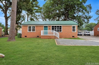 712 E 13th St, Roanoke Rapids, NC 27870