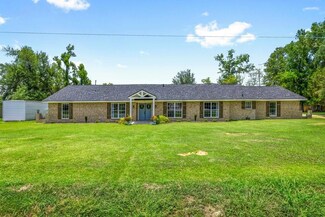 664 Moss Bluff Dr, Lake Charles, LA 70611