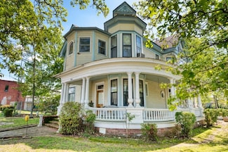 906 Malvern Ave, Hot Springs National Park, AR 71901