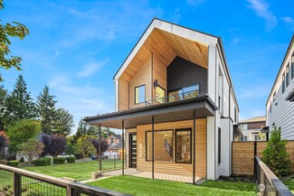 12916 NE 100th St, Kirkland, WA 98033