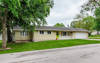 80 Pennsylvania St, Carlisle, IA 50047