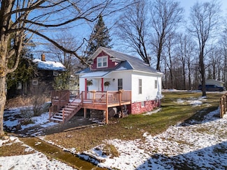 707 Plymouth Rd, Wakefield, MI 49968