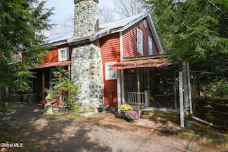 51 Dyckman Rd, Schroon Lake, NY 12870