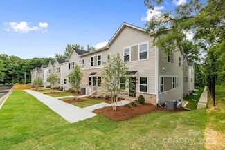 3916 Hager Dr, Charlotte, NC 28208