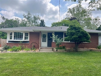4301 43rd St, Des Moines, IA 50310