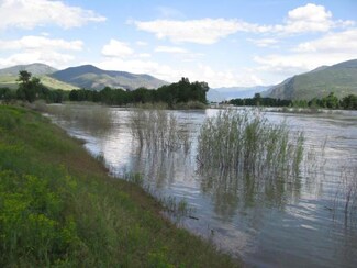 4 Clark Fork Ct, Plains, MT 59859
