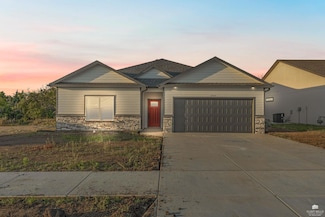2434 Jaeger Dr, Junction City, KS 66441