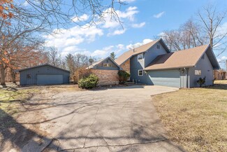 5897 Carol Ct, Demotte, IN 46310