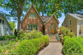 923 E 5th St, Royal Oak, MI 48067