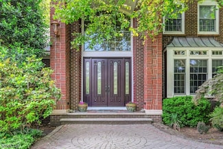 6 Magnolia Ct, Morristown, NJ 07960