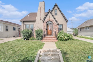 1909 S Dakota Ave, Sioux Falls, SD 57105
