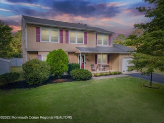 1813 Bismarck St, Toms River, NJ 08757