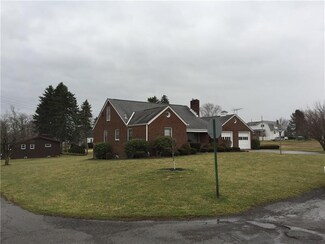 426 15th Ave, Beaver Falls, PA 15010