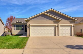 4710 E Valdez Dr, Des Moines, IA 50317