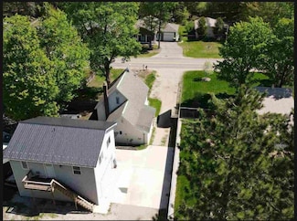 1332 Pleasant Ave, Boyne City, MI 49712