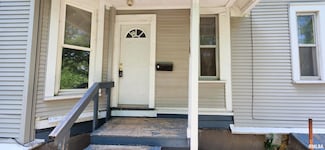 814 13th Ave S Unit 1/2, Clinton, IA 52732