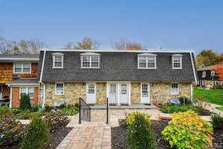 7 Harbour Ln Unit 5B, Oyster Bay, NY 11771