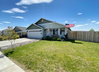 518 Saddle Mtn St, Moxee, WA 98936
