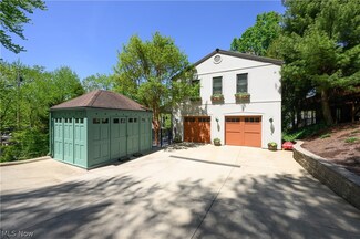 153 Spruce Dr NW, North Canton, OH 44720