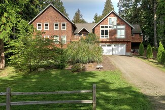 8030 NE Evergreen Ave, Indianola, WA 98342