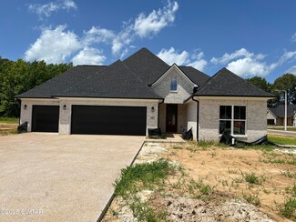81 Rockford Dr, Jackson, TN 38305