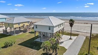 121 Island Beach Ln, Grand Isle, LA 70358