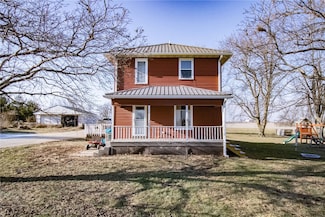 201 N Military St, Martelle, IA 52305