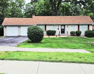 1114 E Red Bridge Rd, Kansas City, MO 64131
