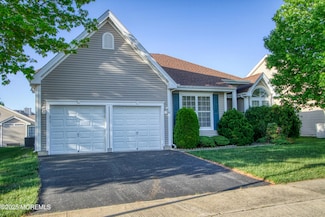 10 Lakeland Dr, Barnegat, NJ 08005