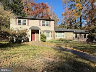 12229 Arrow Park Dr, Fort Washington, MD 20744