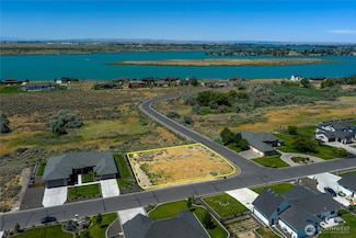 8142 Dune Lake Rd SE, Moses Lake, WA 98837