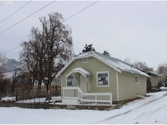 340 1st St E, Huntington, OR 83672
