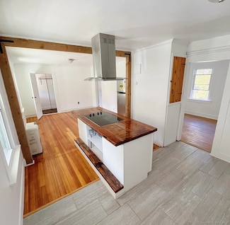 4 Dowd Ave, Canton, CT 06019