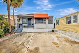 559 Nettles Blvd, Jensen Beach, FL 34957