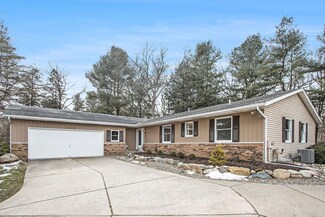 1513 Cedarbrook Dr, Kalamazoo, MI 49048
