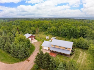 4984 Tower Rd, Moose Lake, MN 55767