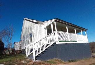 302 S 2nd St, Lockhart, SC 29364