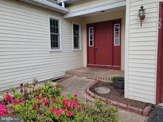 22 S Seasons Dr, Dillsburg, PA 17019